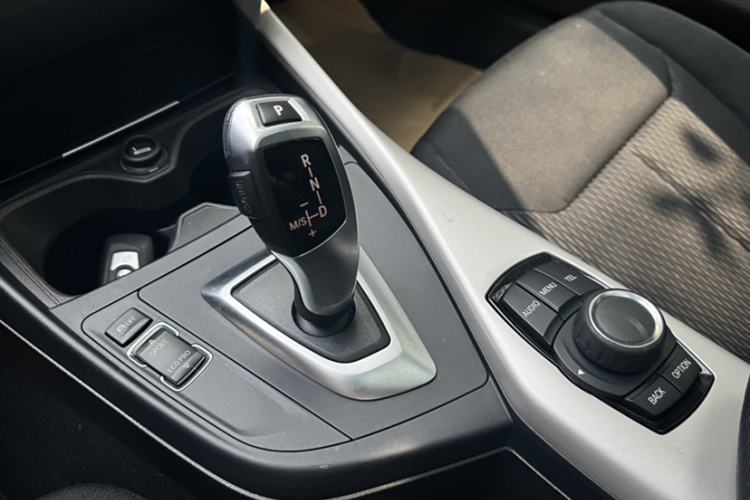 Used BMW 1 Series 2013 Revised 116i Leading Edition Interior 5