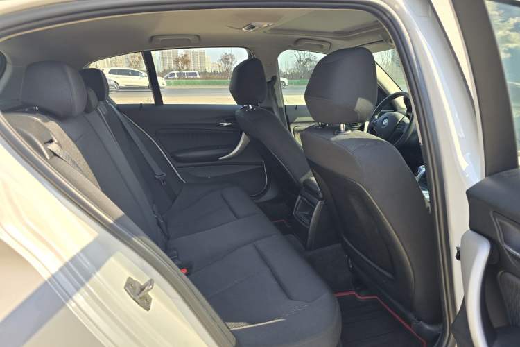 Used BMW 1 Series 2013 Revised 116i Leading Edition Interior 6