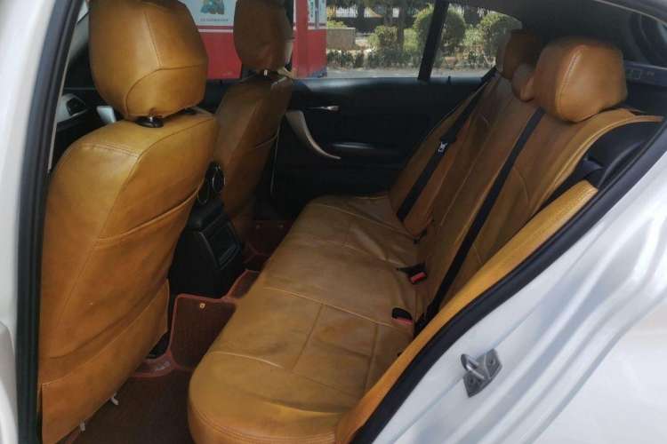 Used BMW 1 Series 2013 Revised 116i Leading Edition Interior 6