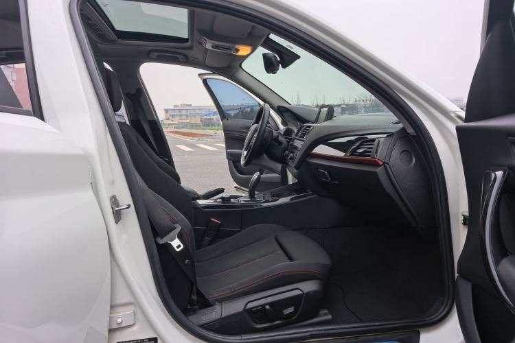 Used BMW 1 Series 2013 Revised 118i Sport Edition Interior 9