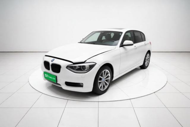 BMW 1 Series 2013 Facelifted 118i Leading Edition مستعملة
