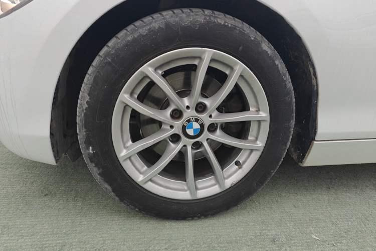Used BMW 1 Series 2013 Facelifted 118i Leading Edition Left Front Wheel Hub