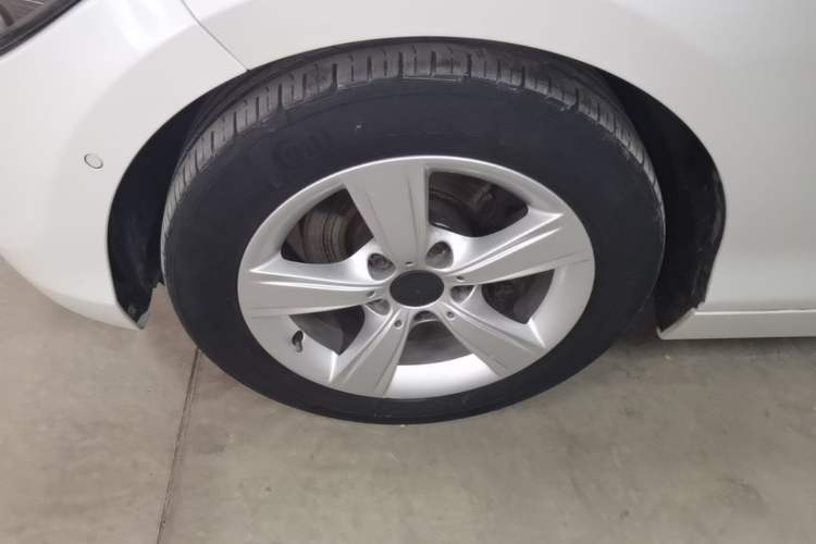Used BMW 1 Series 2013 Revised 118i Sport Edition Left Front Wheel Hub