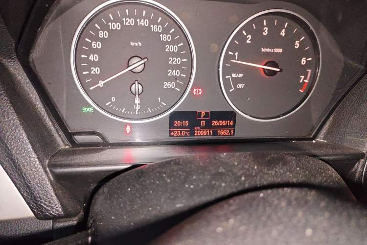 Used BMW 1 Series 2013 Facelifted 118i Leading Edition Odometer Close Up