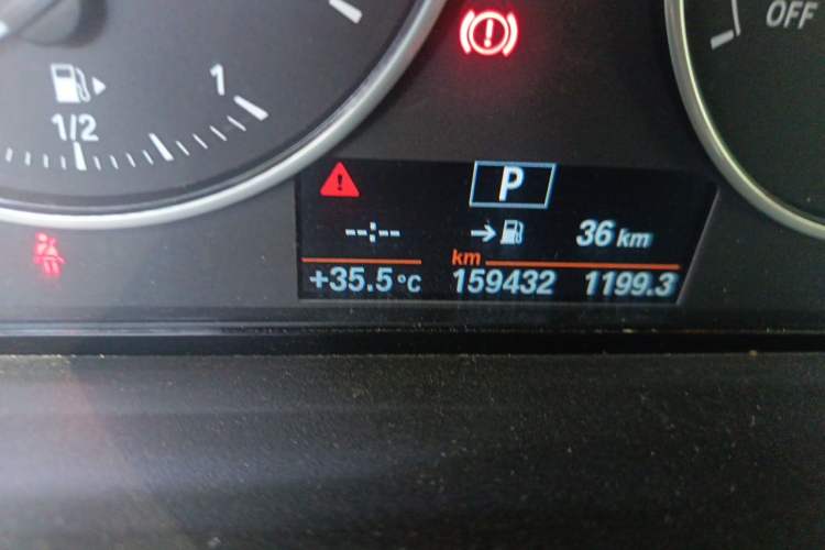 Used BMW 1 Series 2013 Facelifted 118i Leading Edition Odometer Close Up