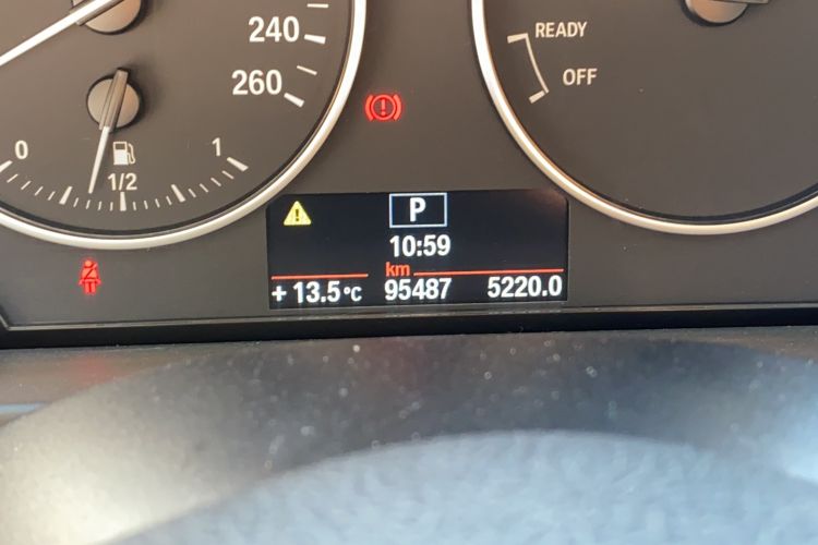 Used BMW 1 Series 2013 Facelifted 118i Leading Edition Odometer Close Up