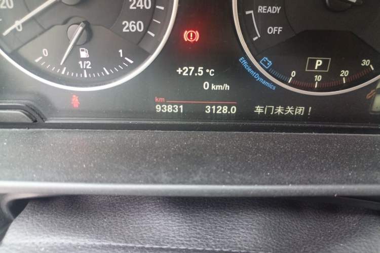 Used BMW 1 Series 2013 Facelifted 118i Leading Edition Odometer Close Up