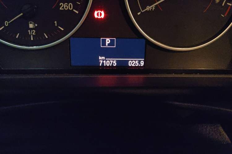 Used BMW 1 Series 2013 Revised 118i Sport Edition Odometer Close Up