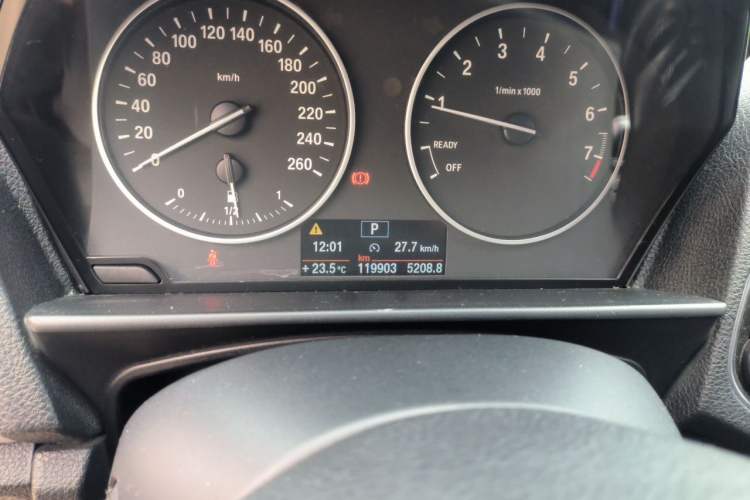 Used BMW 1 Series 2013 Facelifted 118i Leading Edition Odometer Close Up