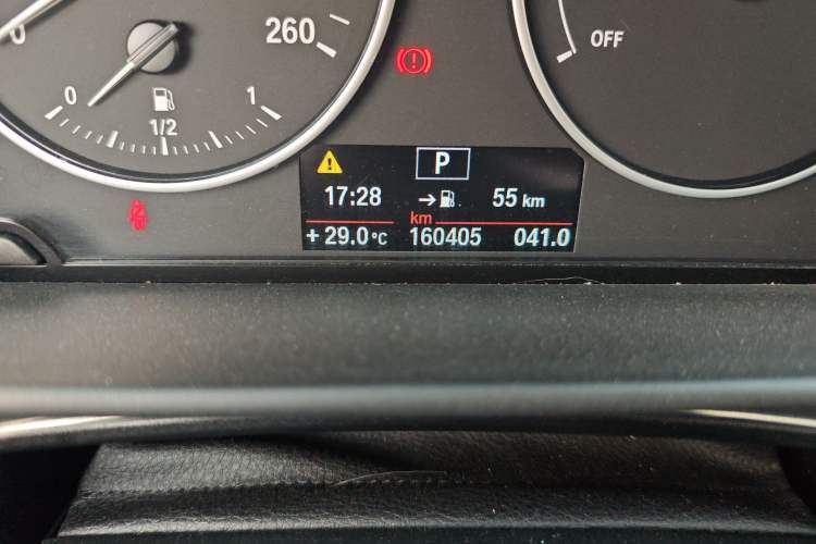 Used BMW 1 Series 2013 Facelifted 118i Leading Edition Odometer Close Up