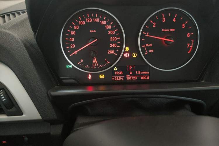 Used BMW 1 Series 2013 Facelifted 118i Leading Edition Odometer Close Up