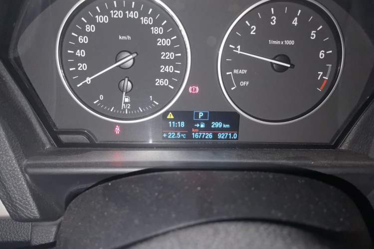 Used BMW 1 Series 2013 Facelifted 118i Leading Edition Odometer Close Up