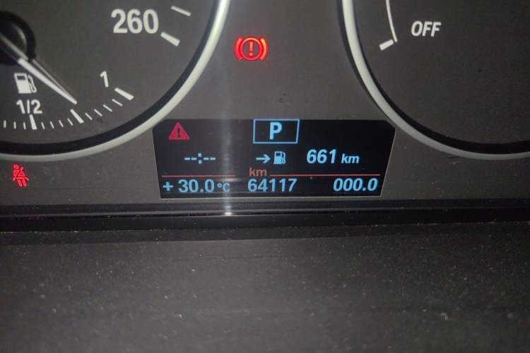 Used BMW 1 Series 2013 Facelifted 118i Leading Edition Odometer Close Up