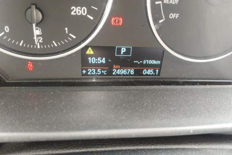 Used BMW 1 Series 2013 Facelifted 118i Leading Edition Odometer Close Up