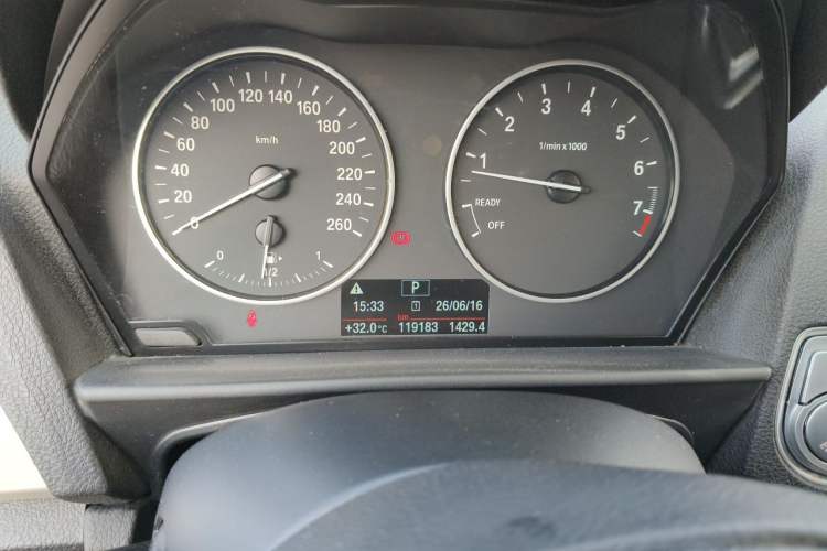 Used BMW 1 Series 2013 Facelifted 118i Leading Edition Odometer Close Up