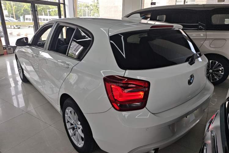 Used BMW 1 Series 2013 Facelifted 118i Leading Edition Rear Left 45 Deg