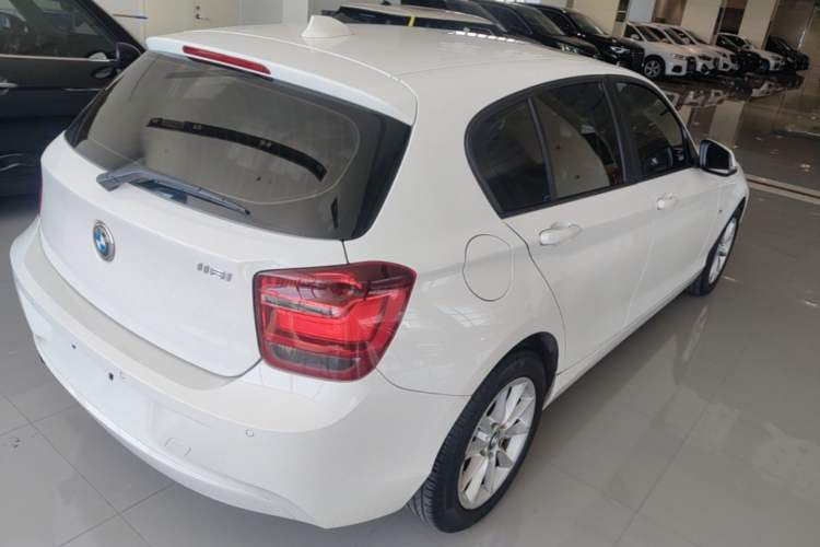 Used BMW 1 Series 2013 Revised 116i Leading Edition Rear Right 45 Deg