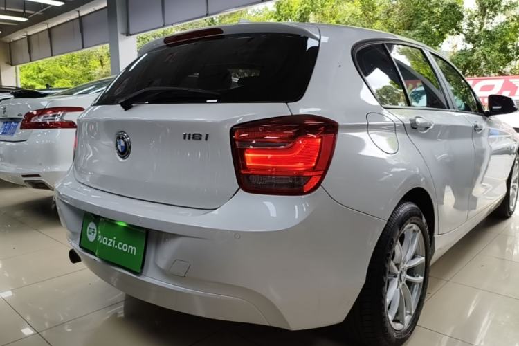 Used BMW 1 Series 2013 Facelifted 118i Leading Edition Rear Right 45 Deg