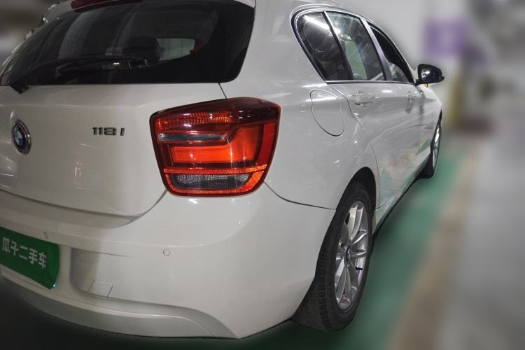 Used BMW 1 Series 2013 Facelifted 118i Leading Edition Rear Right 45 Deg