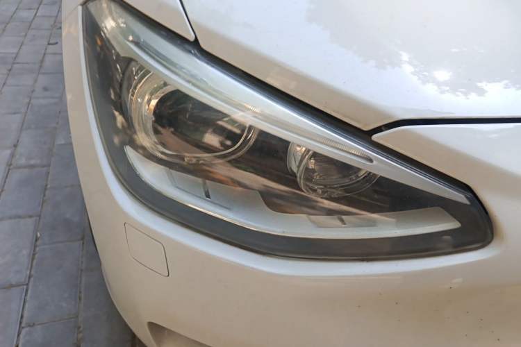 Used BMW 1 Series 2013 Facelifted 118i Leading Edition Right Front Headlight