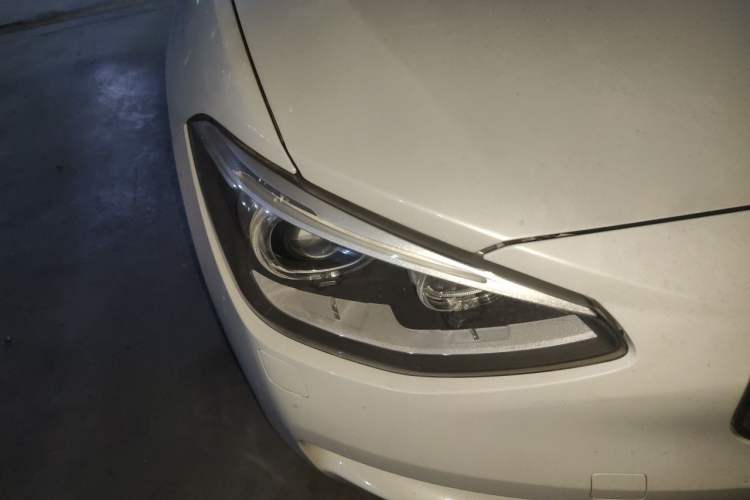 Used BMW 1 Series 2013 Facelifted 118i Leading Edition Right Front Headlight