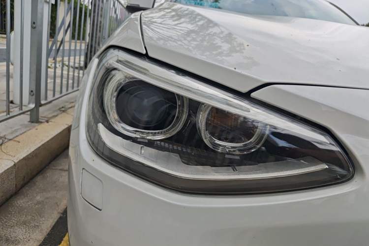 Used BMW 1 Series 2013 Facelifted 118i Leading Edition Right Front Headlight