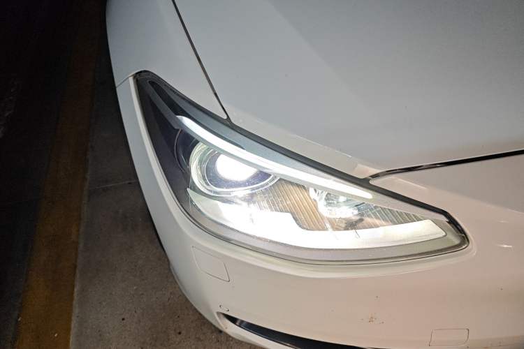 Used BMW 1 Series 2013 Revised 118i Sport Edition Right Front Headlight