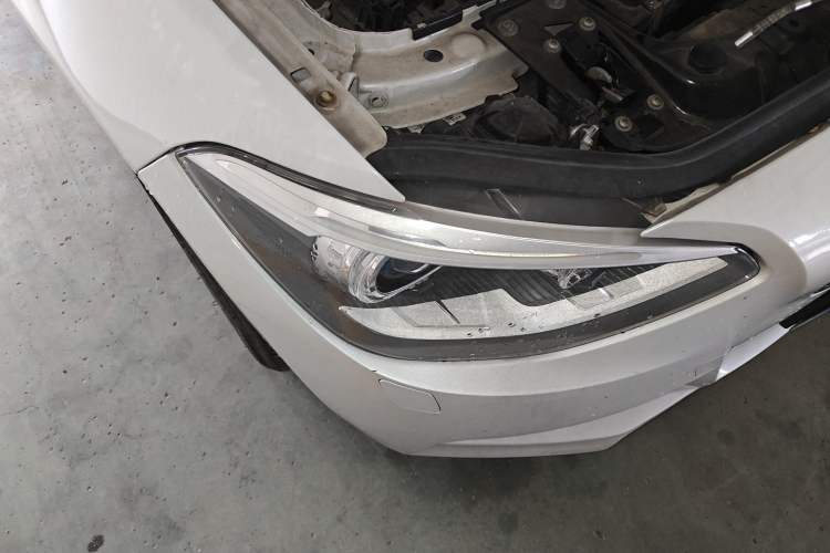 Used BMW 1 Series 2013 Facelifted 118i Leading Edition Right Front Headlight