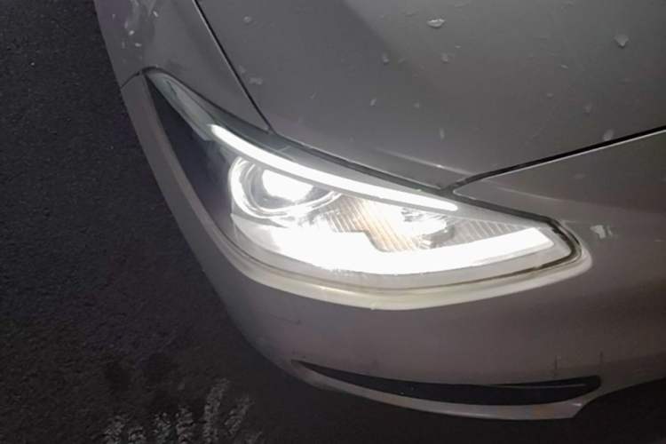 Used BMW 1 Series 2013 Revised 118i Sport Edition Right Front Headlight