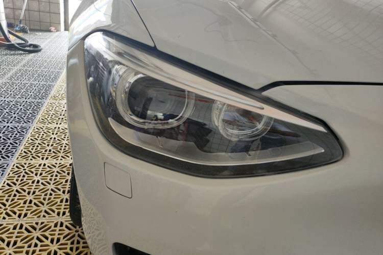 Used BMW 1 Series 2013 Facelifted 118i Leading Edition Right Front Headlight