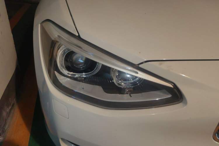 Used BMW 1 Series 2013 Facelifted 118i Leading Edition Right Front Headlight