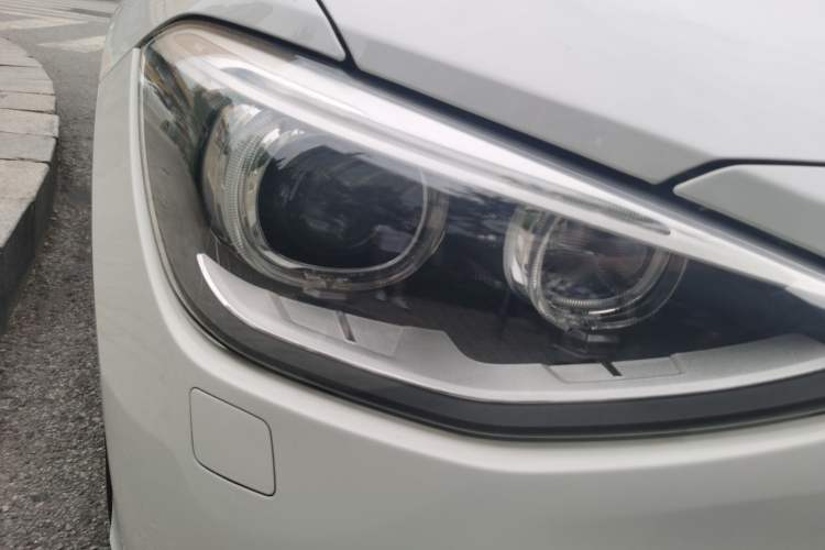 Used BMW 1 Series 2013 Facelifted 118i Leading Edition Right Front Headlight