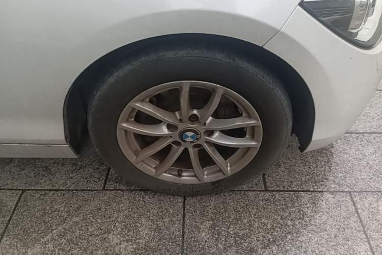 Used BMW 1 Series 2013 Facelifted 118i Leading Edition Right Front Wheel Hub