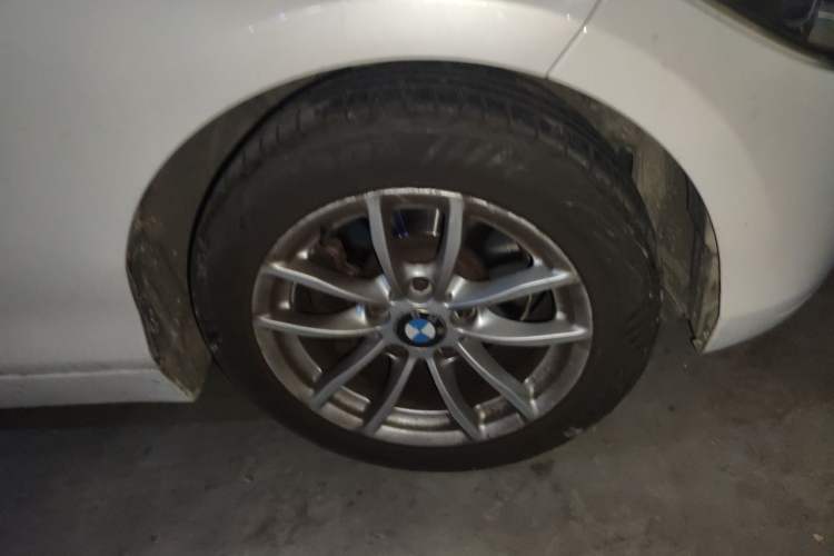 Used BMW 1 Series 2013 Facelifted 118i Leading Edition Right Front Wheel Hub