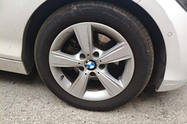 Used BMW 1 Series 2013 Revised 118i Sport Edition Right Front Wheel Hub