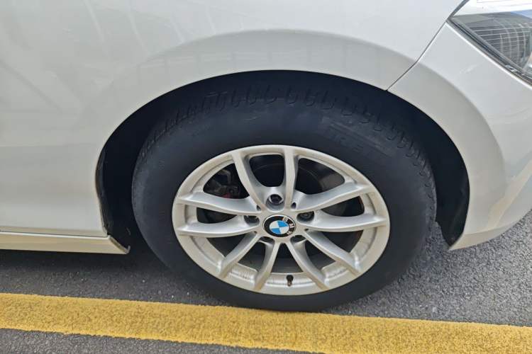 Used BMW 1 Series 2013 Facelifted 118i Leading Edition Right Front Wheel Hub