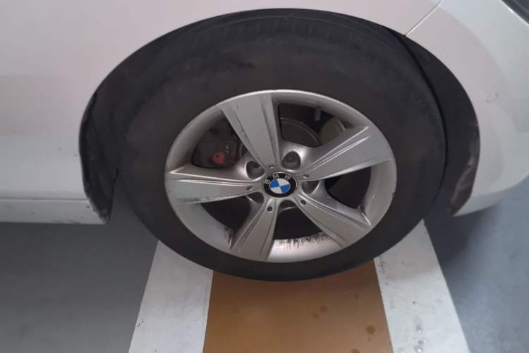 Used BMW 1 Series 2013 Revised 118i Sport Edition Right Front Wheel Hub