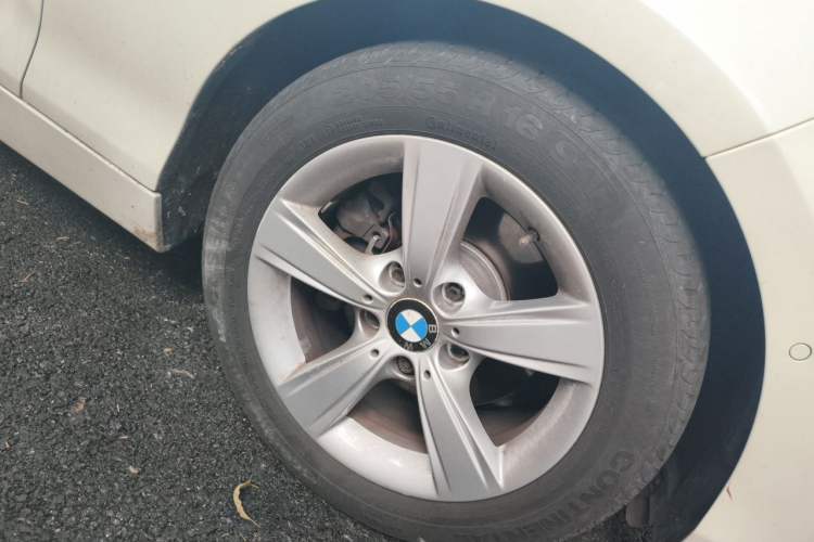 Used BMW 1 Series 2013 Revised 118i Sport Edition Right Front Wheel Hub