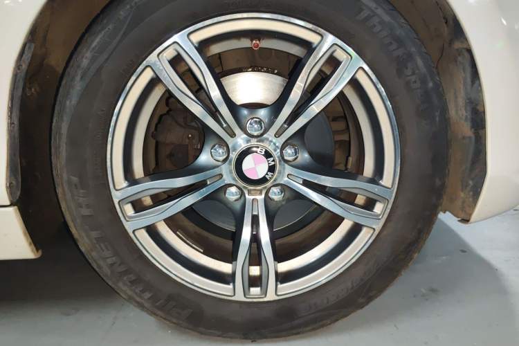 Used BMW 1 Series 2013 Facelifted 118i Leading Edition Right Front Wheel Hub
