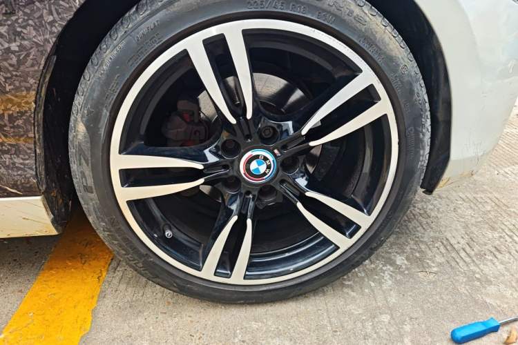 Used BMW 1 Series 2013 Facelifted 118i Leading Edition Right Front Wheel Hub