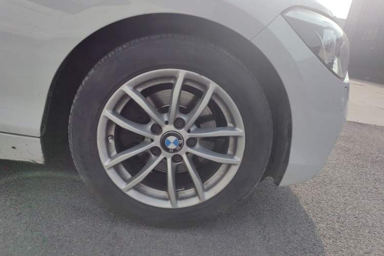 Used BMW 1 Series 2013 Facelifted 118i Leading Edition Right Front Wheel Hub