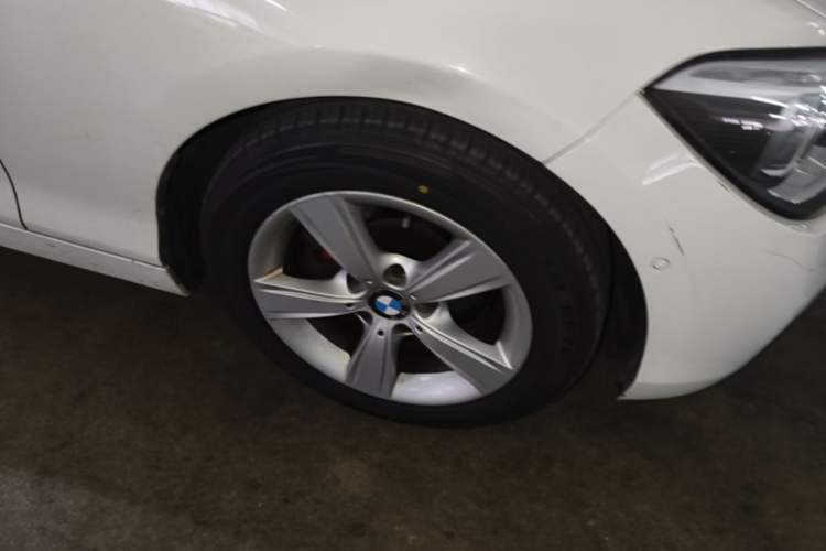 Used BMW 1 Series 2013 Revised 118i Sport Edition Right Front Wheel Hub