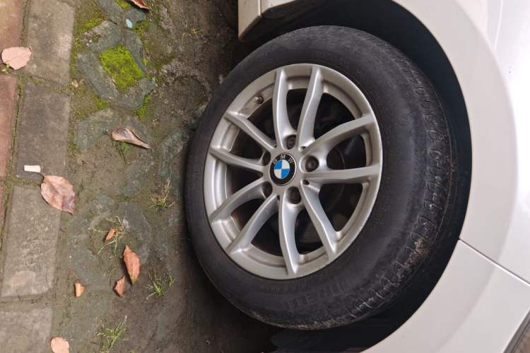 Used BMW 1 Series 2013 Facelifted 118i Leading Edition Right Front Wheel Hub