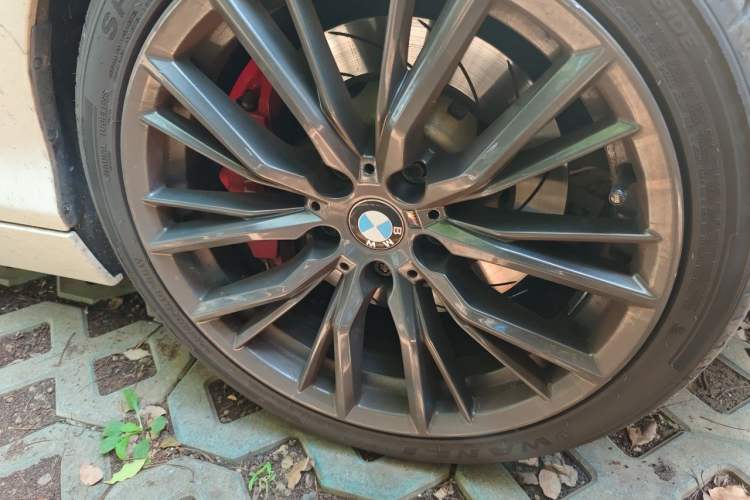 Used BMW 1 Series 2013 Facelifted 118i Leading Edition Right Front Wheel Hub