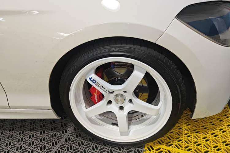 Used BMW 1 Series 2013 Revised 116i Leading Edition Right Front Wheel Hub