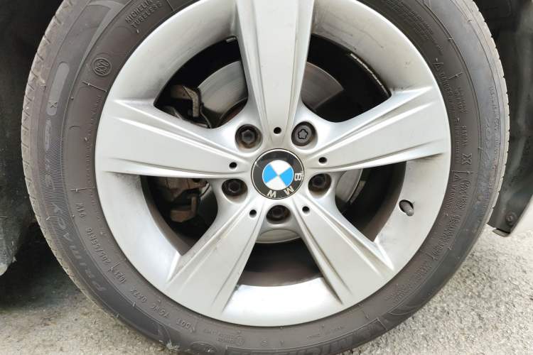 Used BMW 1 Series 2013 Revised 118i Sport Edition Right Front Wheel Hub