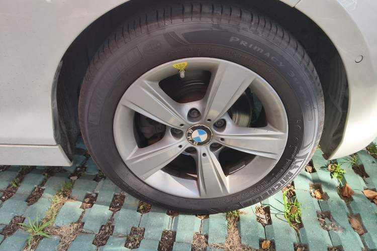 Used BMW 1 Series 2013 Revised 118i Sport Edition Right Front Wheel Hub