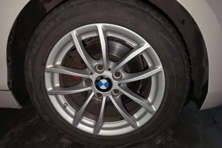 Used BMW 1 Series 2013 Facelifted 118i Leading Edition Right Front Wheel Hub