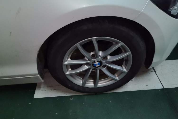 Used BMW 1 Series 2013 Facelifted 118i Leading Edition Right Front Wheel Hub