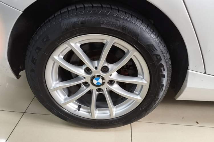 Used BMW 1 Series 2013 Facelifted 118i Leading Edition Right Rear Wheel Hub